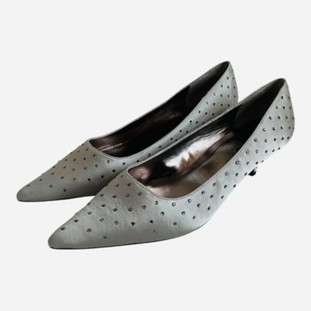 RSVP Jenae Pewter Satin Rhinestone Kitten Heel Pumps Wide Womens Sz 9 NIB
